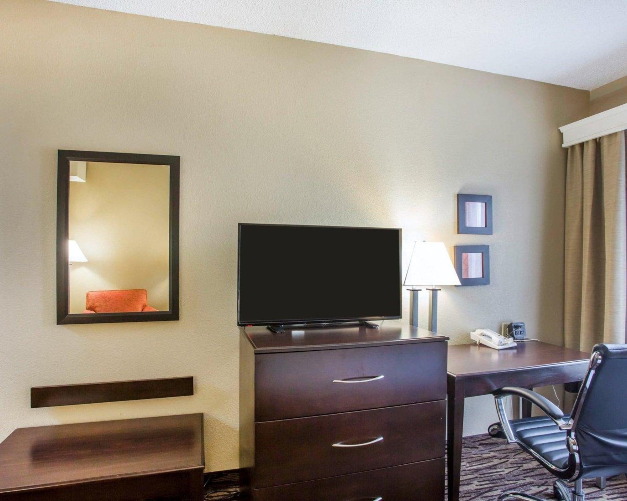 Comfort Suites Lebanon Bagian luar foto