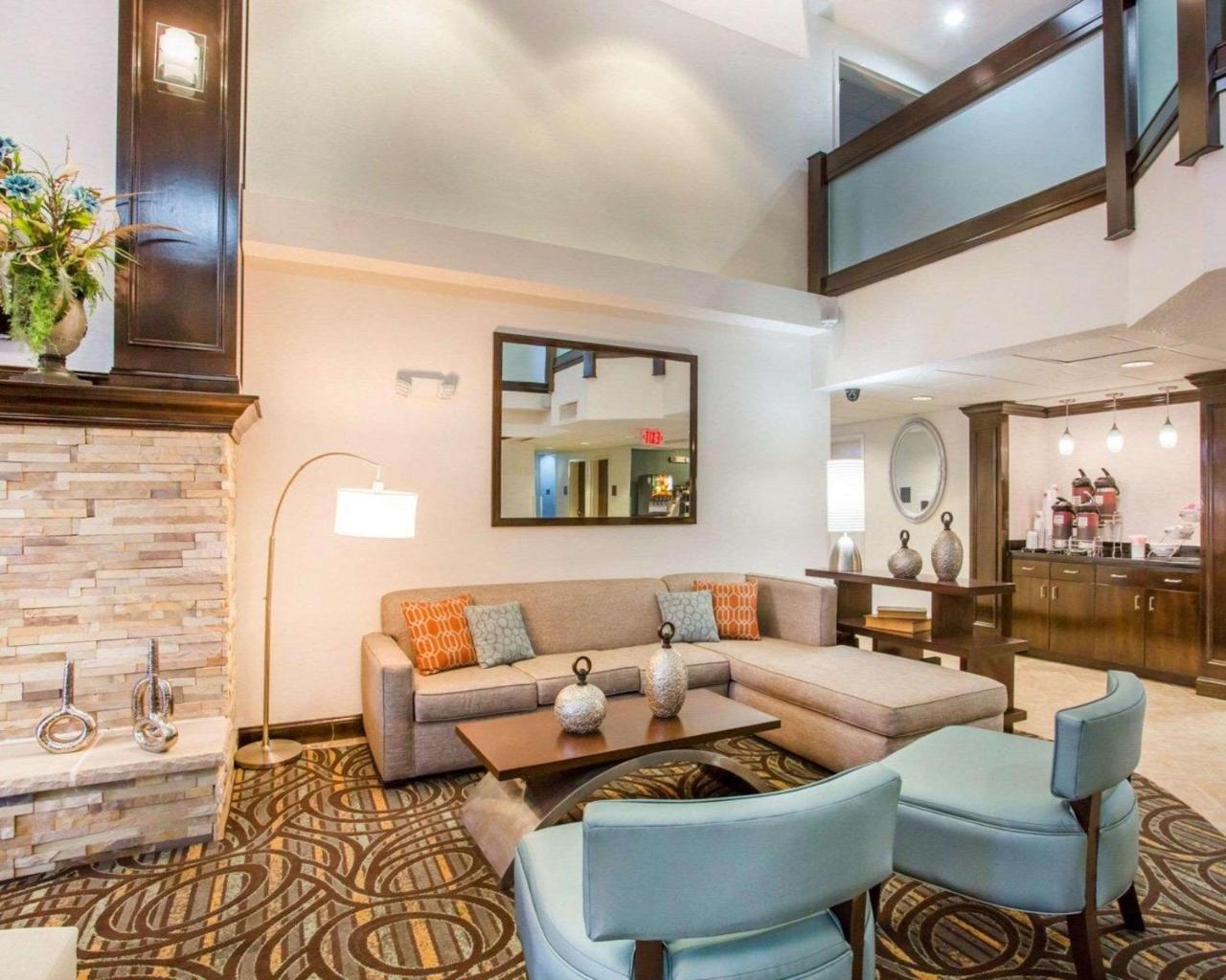 Comfort Suites Lebanon Bagian luar foto