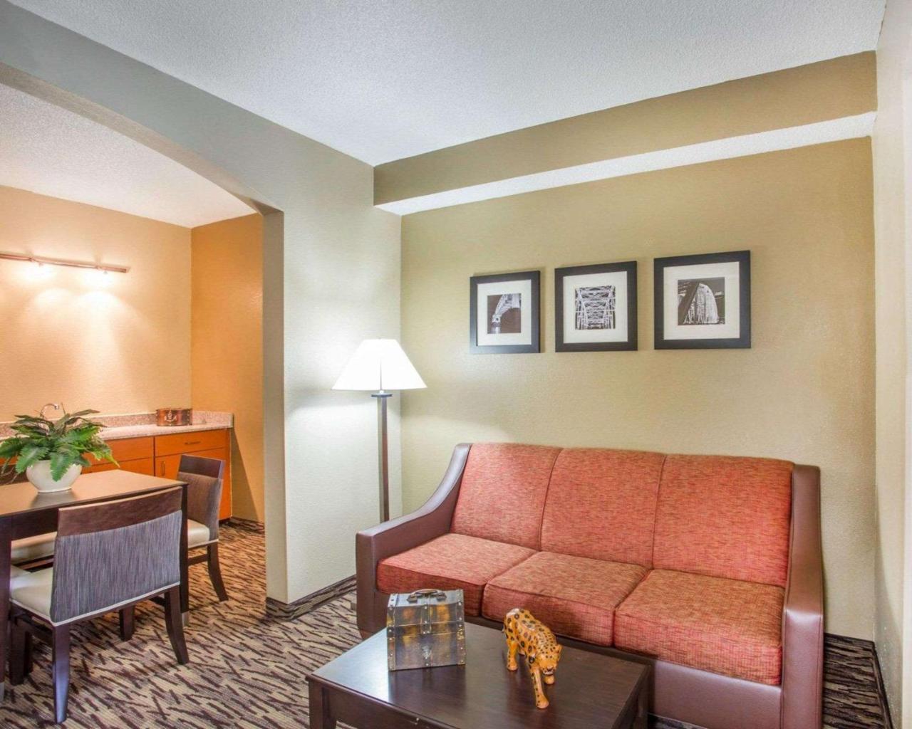 Comfort Suites Lebanon Bagian luar foto
