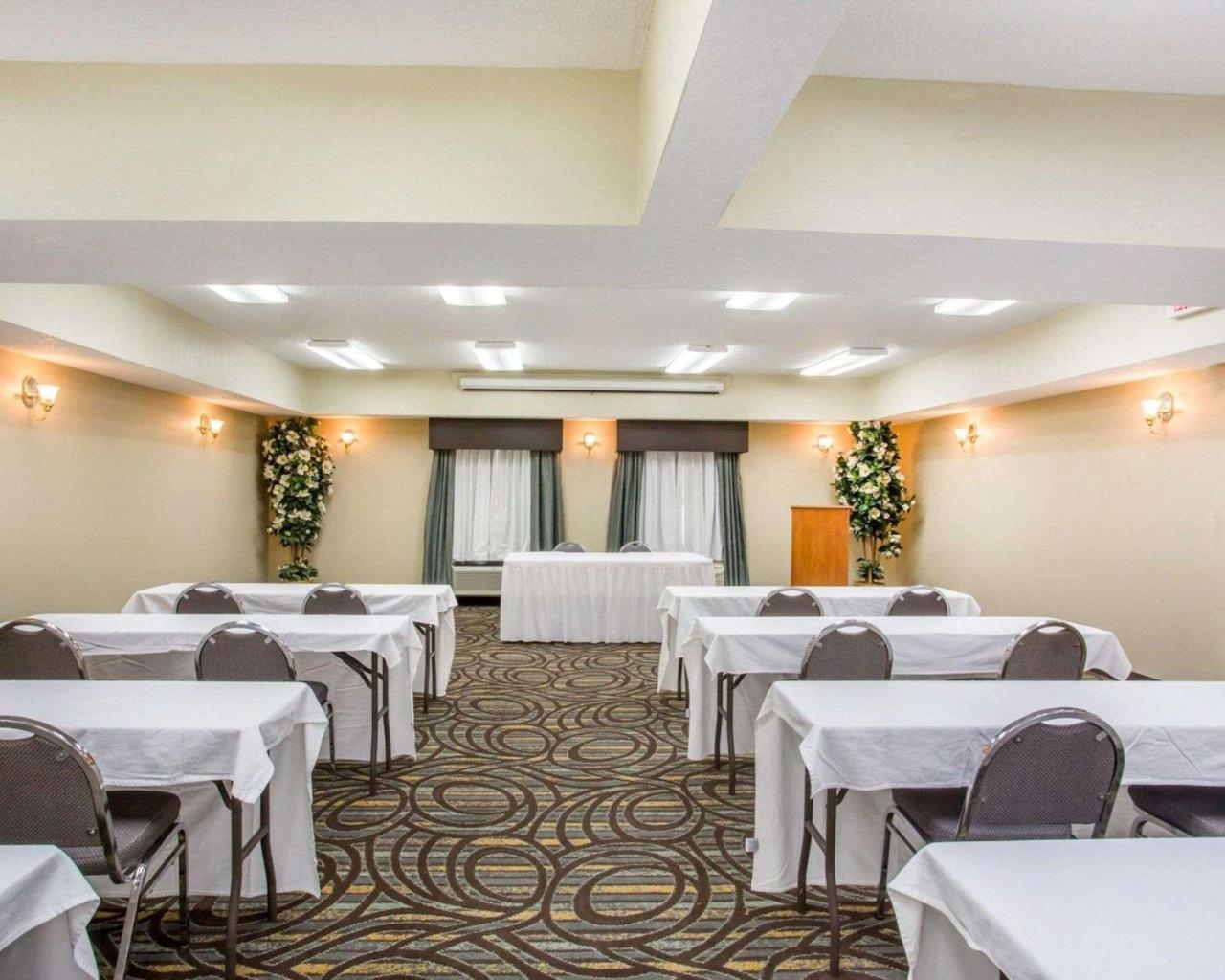 Comfort Suites Lebanon Bagian luar foto