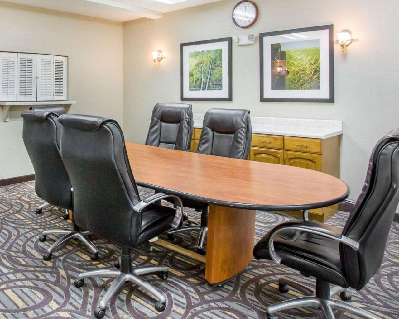 Comfort Suites Lebanon Bagian luar foto
