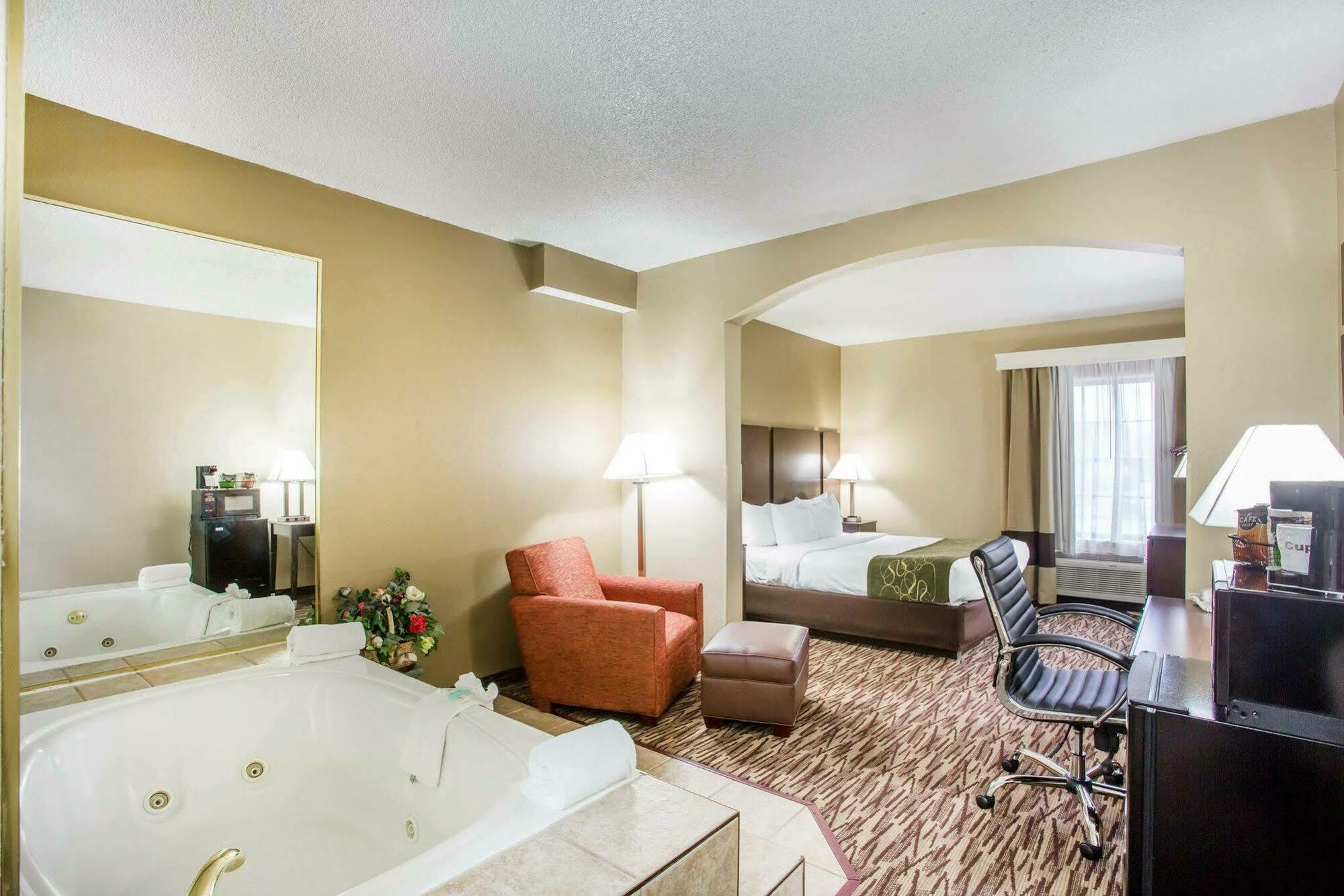 Comfort Suites Lebanon Bagian luar foto
